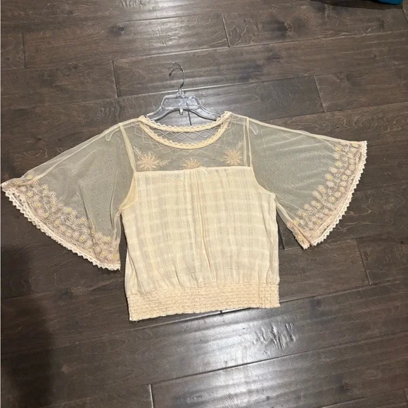 Free People 100% Cotton Boho Ivory Floral Embroidered Beaded Top - Picture 3 of 7